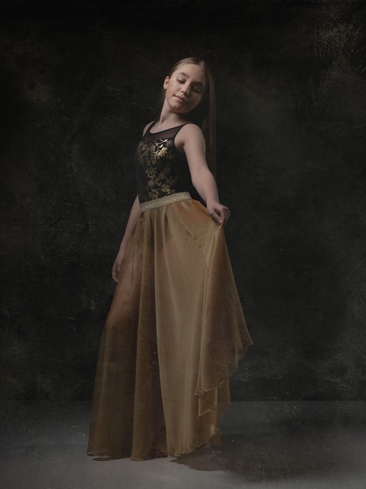 Choose the Right Outfit - Dance photography starts with preparation! Discover 5 essential tips to nail your photoshoot and showcase your skills like a true professional.