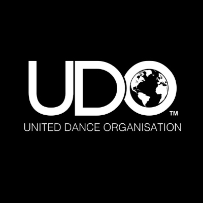 Create a standout dance portfolio with Helen Rose Photography. Expertly capture the beauty and energy of your dancing.